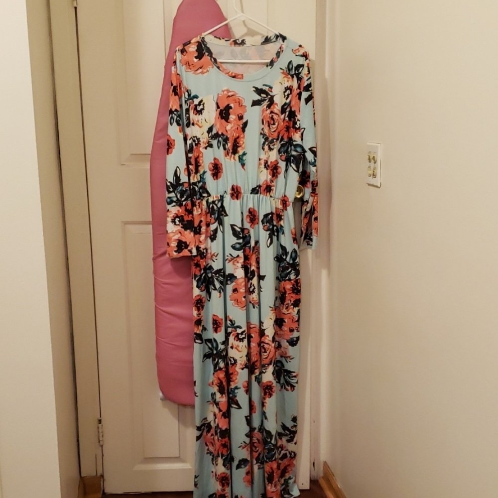 Plus Size Long Sleeve Maxi Dress
